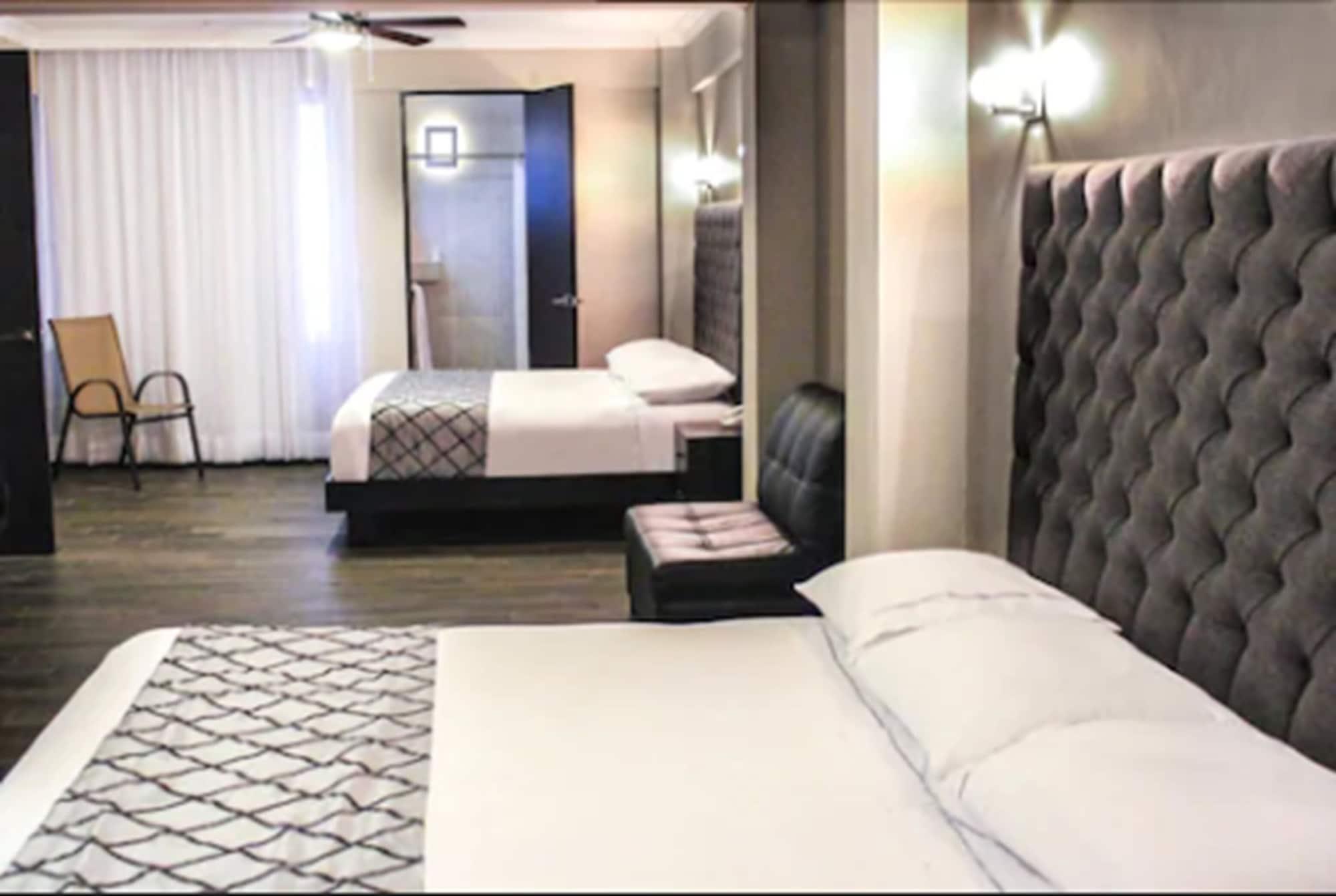 Hotel Senorial Platino León de los Aldamas Extérieur photo