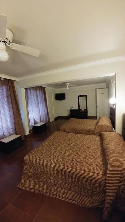 Hotel Senorial Platino León de los Aldamas Extérieur photo